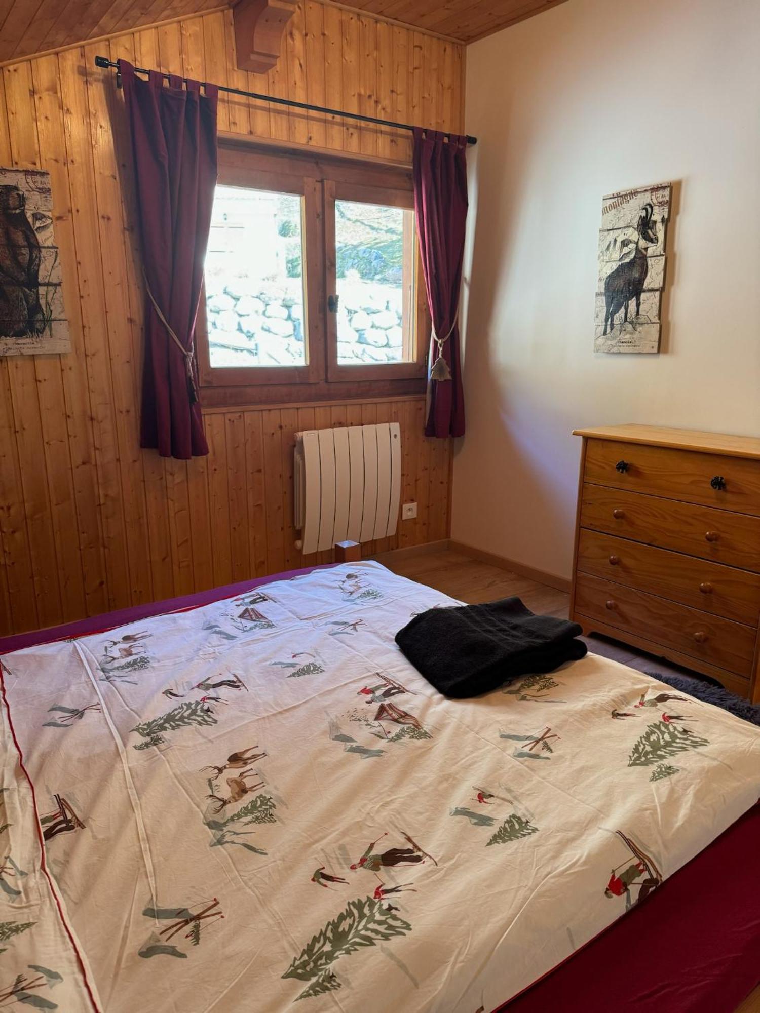Charming, Cosy Nestled In A Breathtaking Surrounding With Spectacular, Stunning Mountain Views *