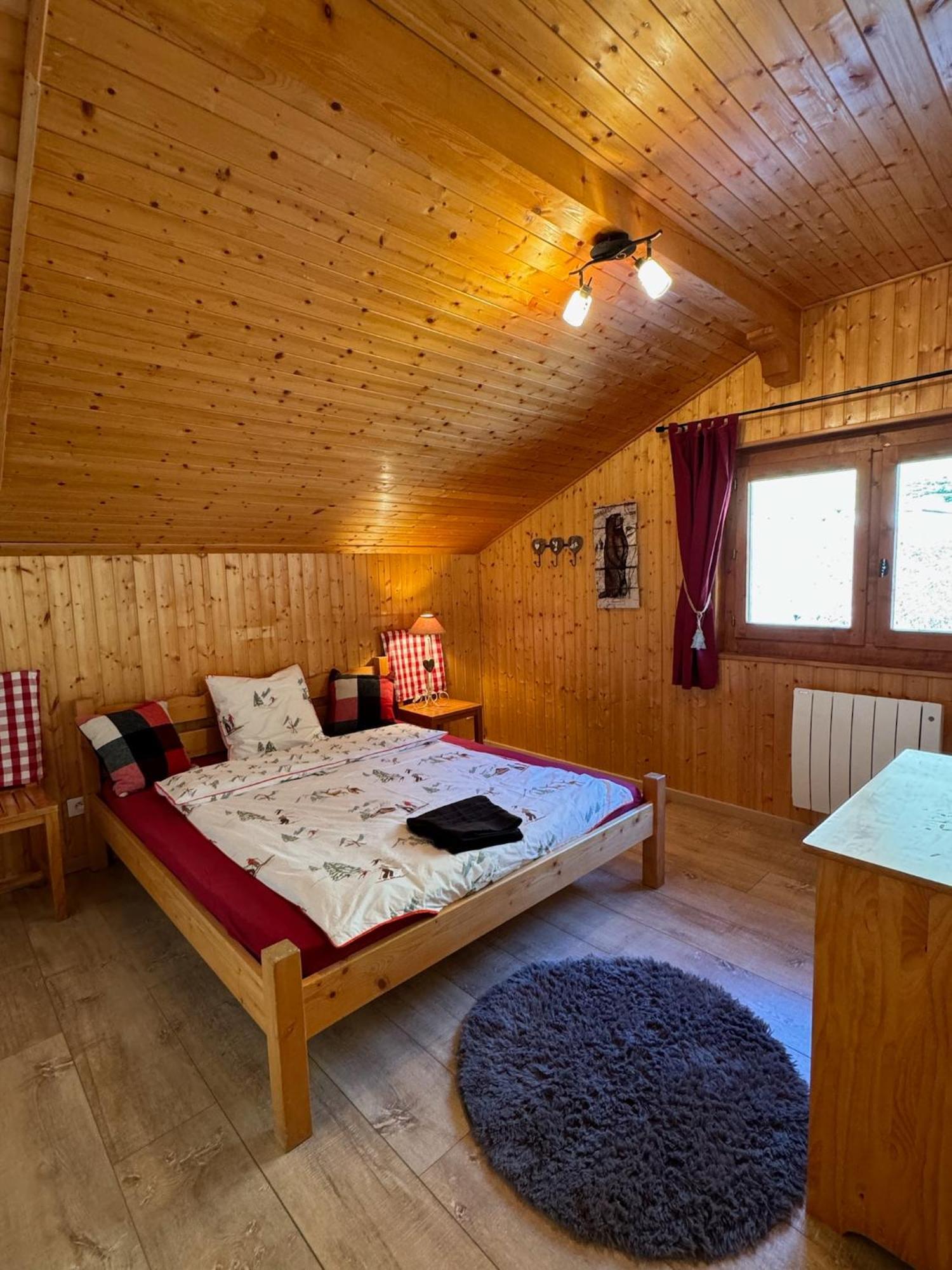 Charming, Cosy Nestled In A Breathtaking Surrounding With Spectacular, Stunning Mountain Views
