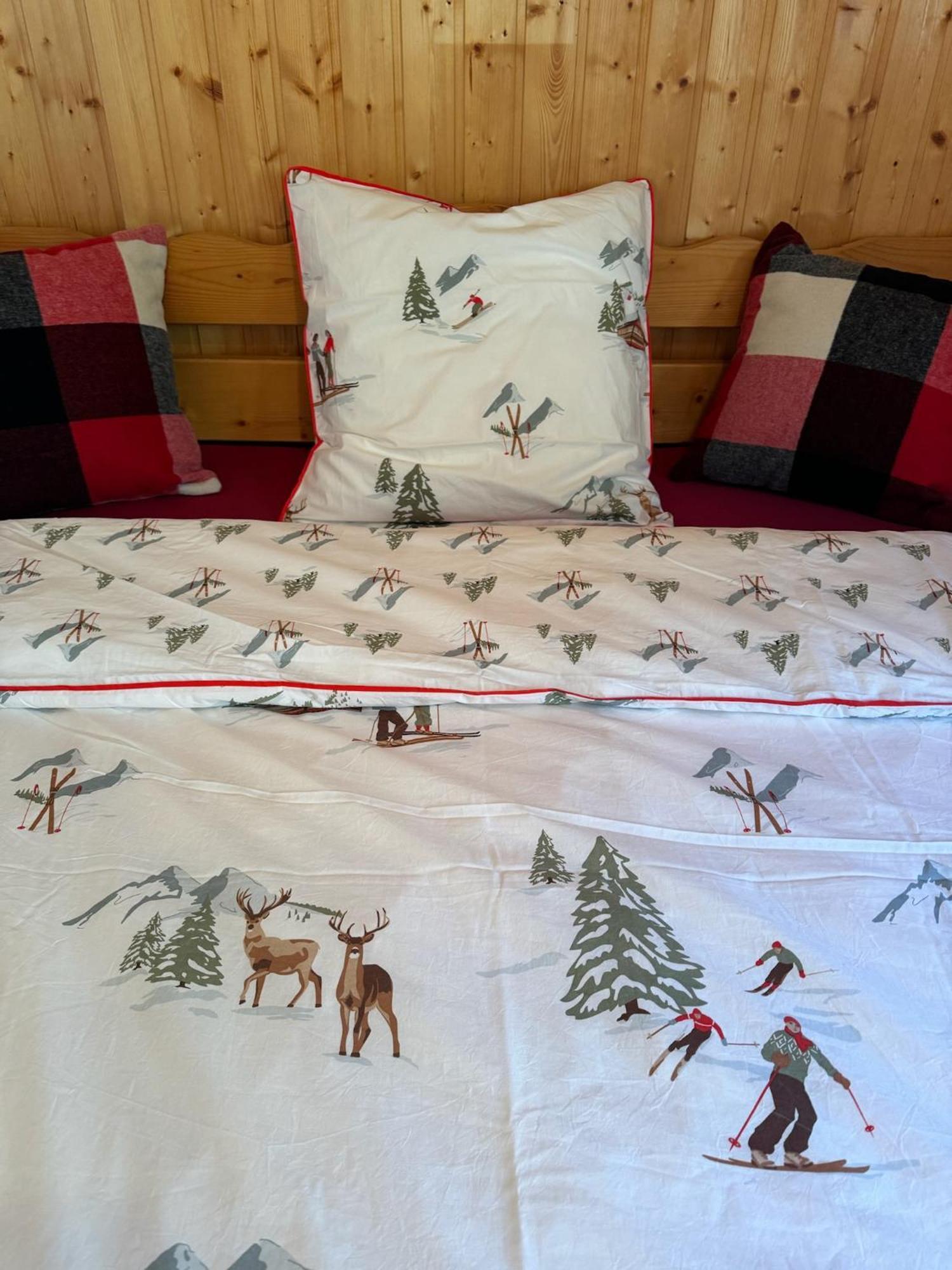 Chalet Charming, Cosy Nestled In A Breathtaking Surrounding With Spectacular, Stunning Mountain Views *