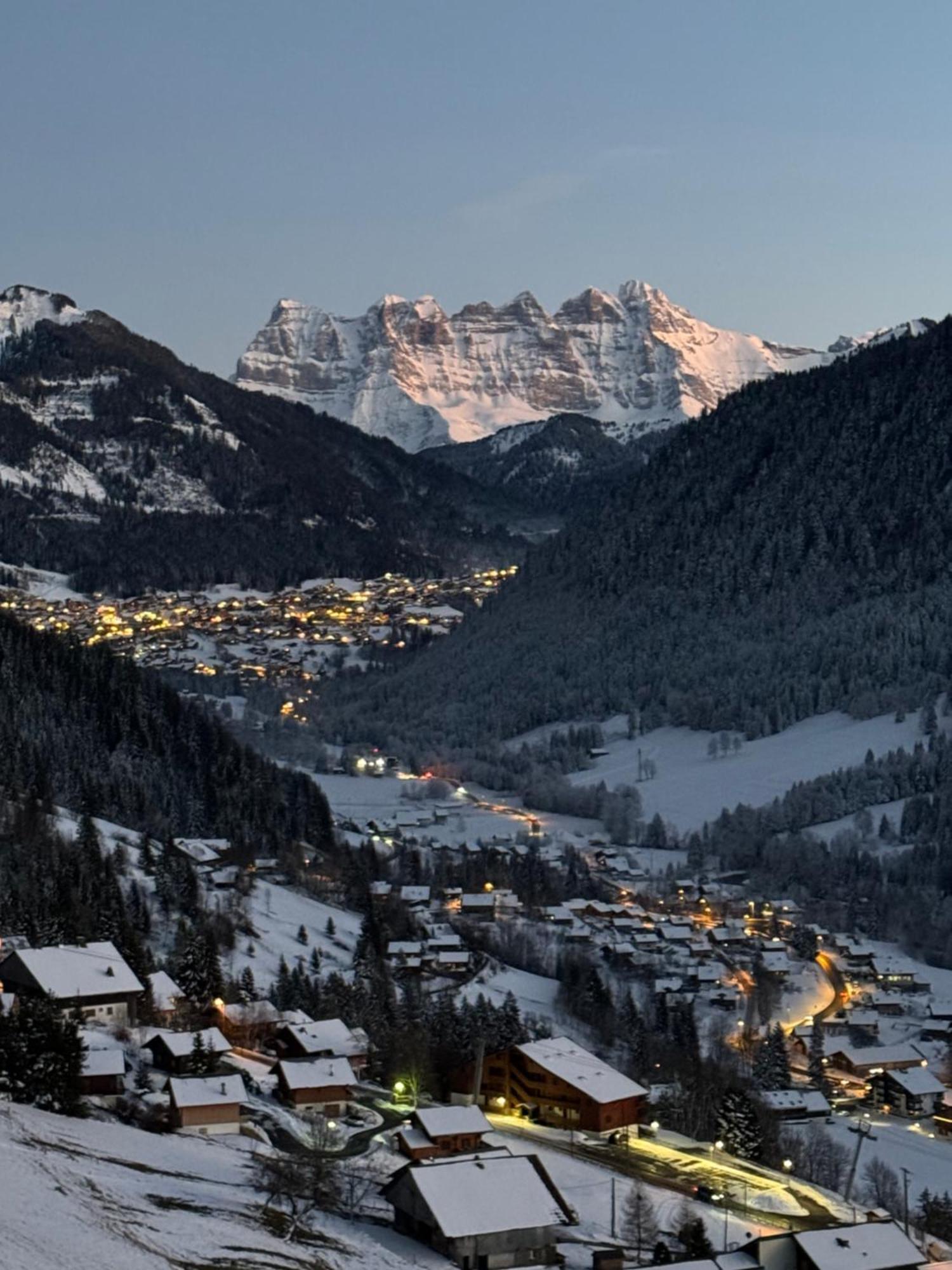 Chalet Charming, Cosy Nestled In A Breathtaking Surrounding With Spectacular, Stunning Mountain Views