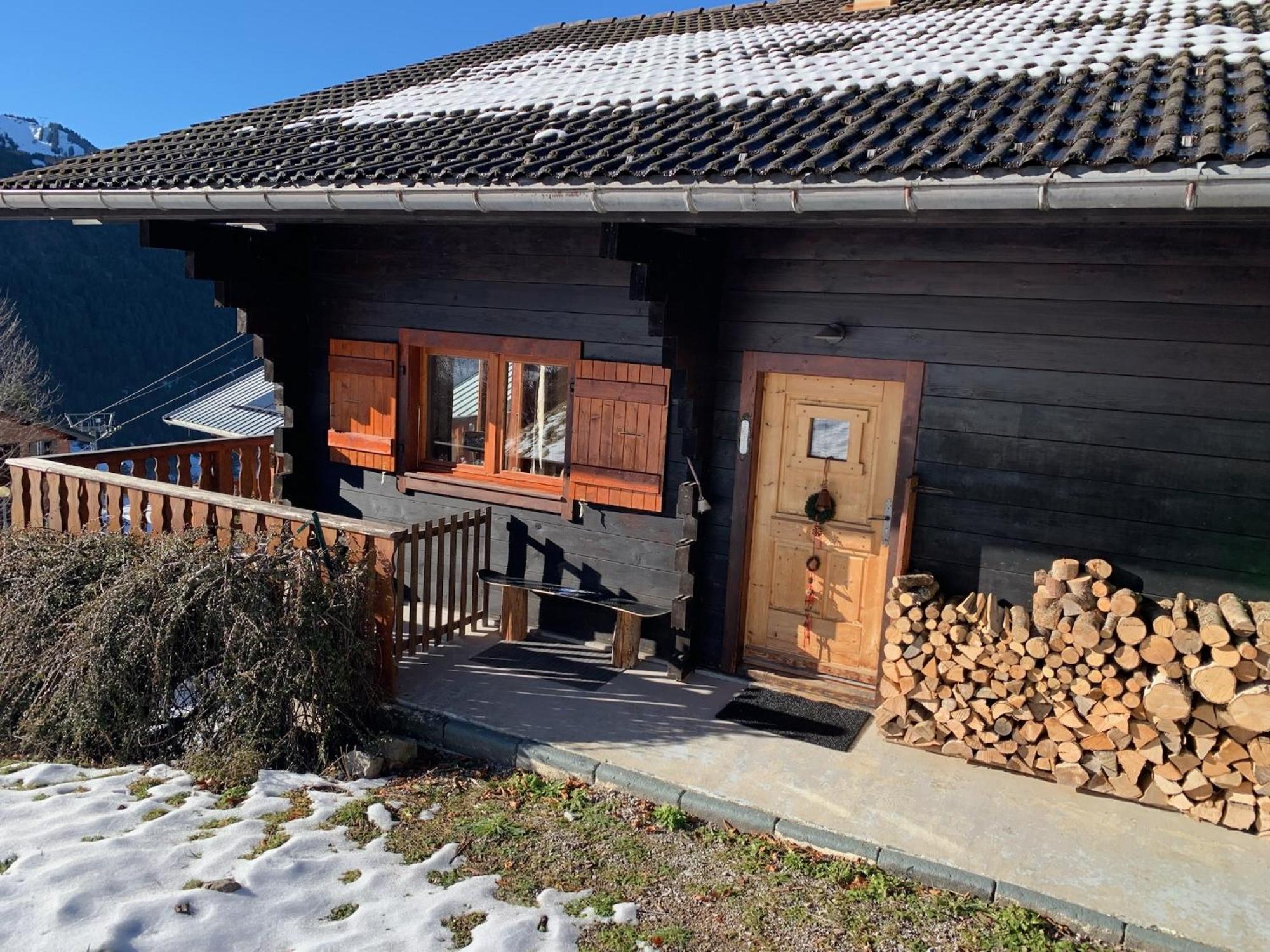 Charming, Cosy Nestled In A Breathtaking Surrounding With Spectacular, Stunning Mountain Views